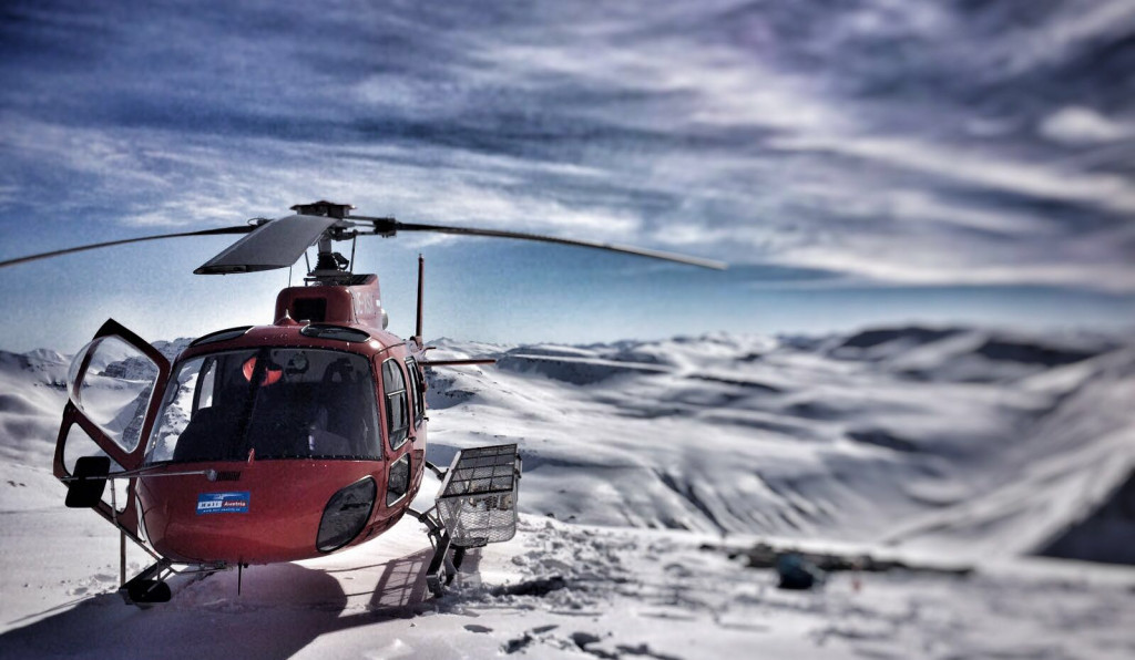 Arctic Heli Skiing Helicopter 