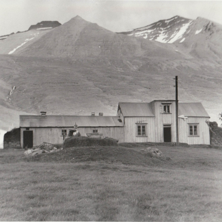 The original farm at Klængshóll
