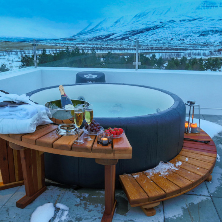 Roof top hot tub
