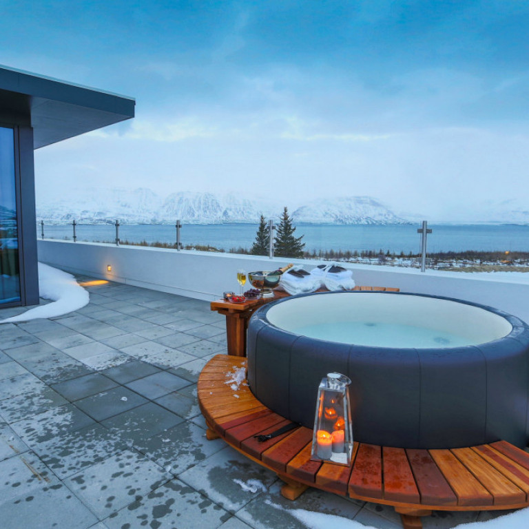 Roof top hot tub with amazing views