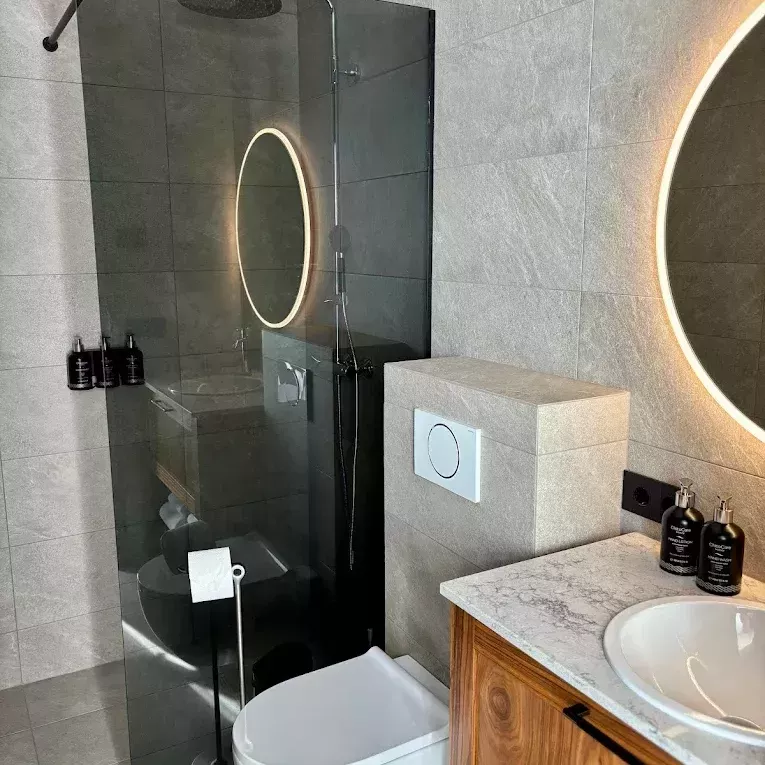 hvanndalir_lodge_bathroom_03