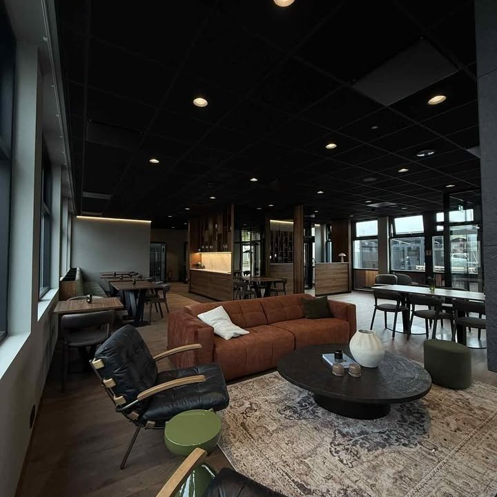 hvanndalir_lodge_common_area