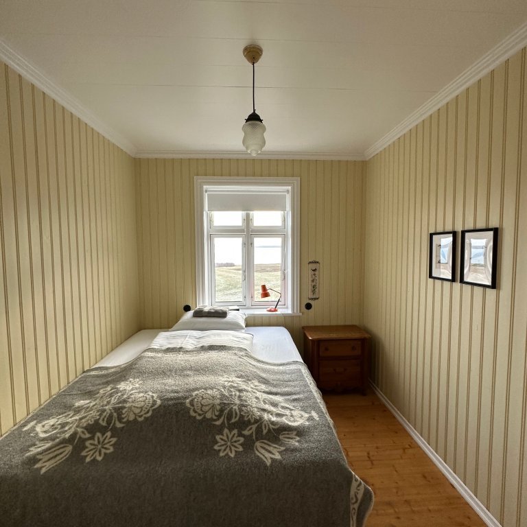 Downstairs bedroom #2