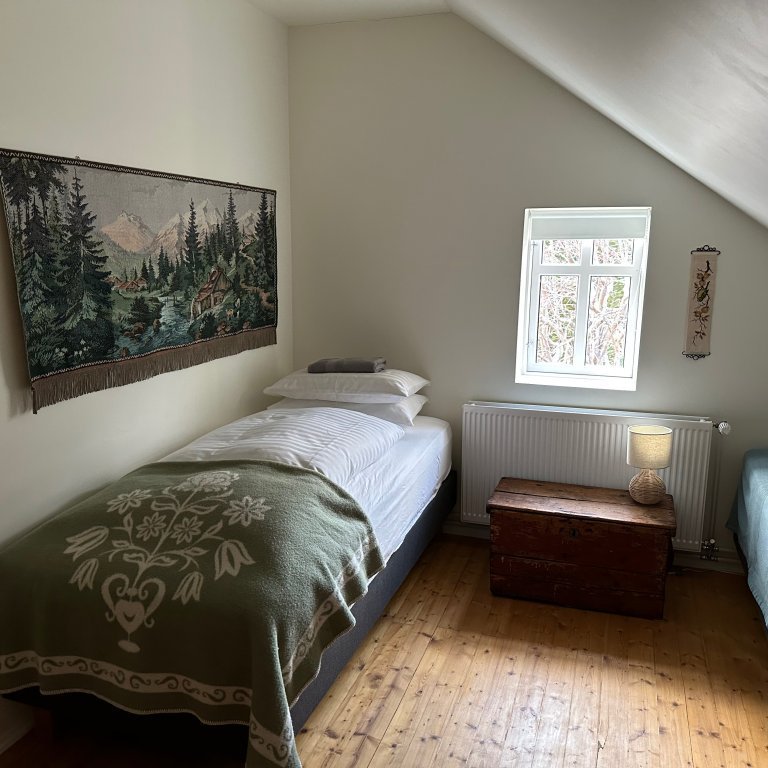 Upstairs bedroom #5