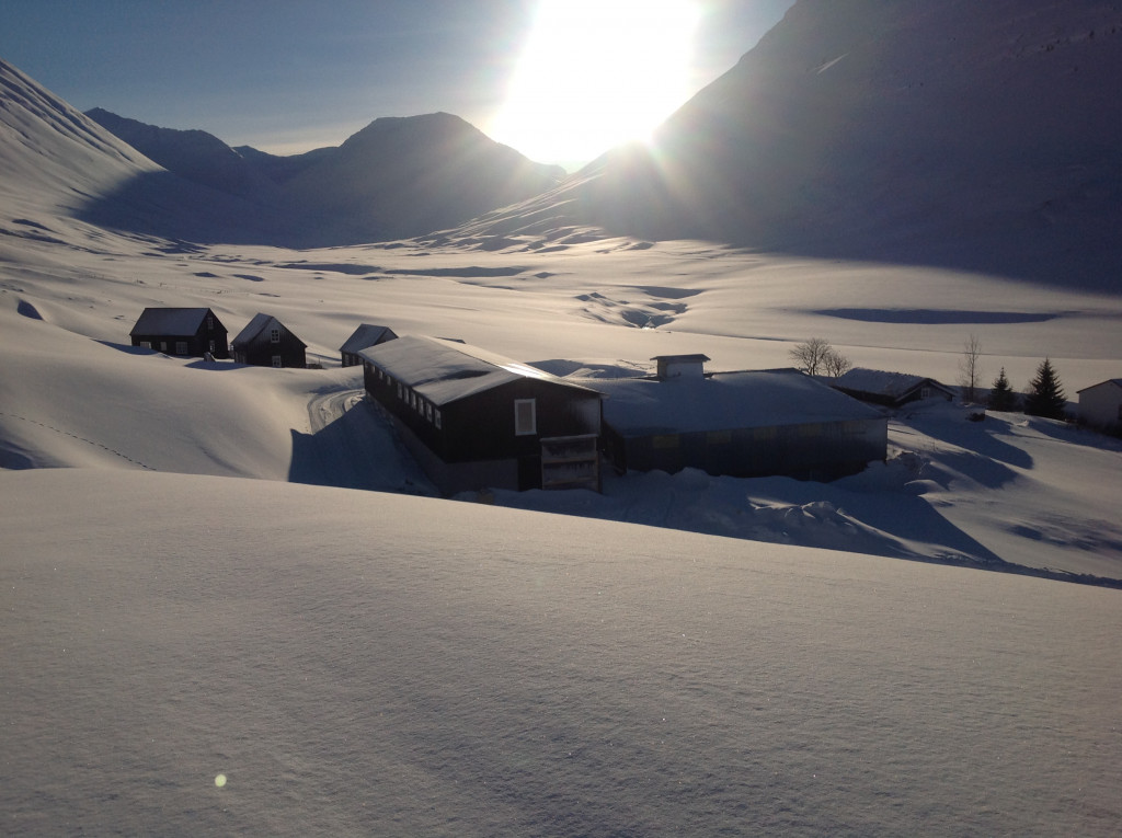 Raven Hill Lodge - Arctic Heli Skiing