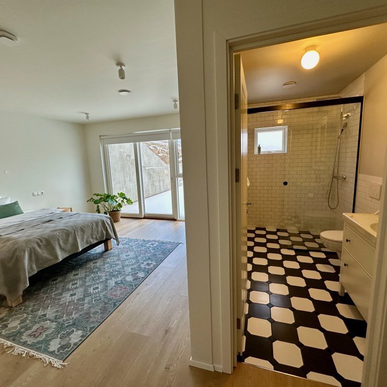 Master Suite on lower floor of the main house with ensuite bathroom. For a single guest or couple.