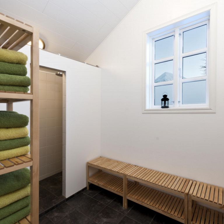 Shower room in the Bathhouse