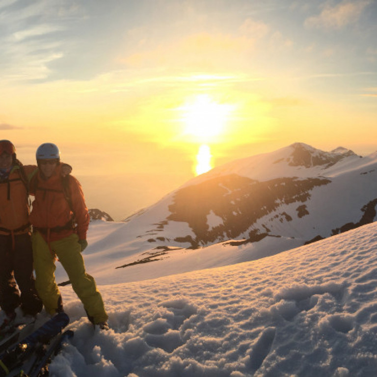 midnightsun-skiing-07