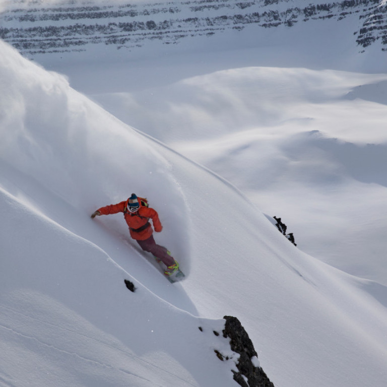 Snowboarding on the Troll Peninsula in Iceland ©Richard Walch