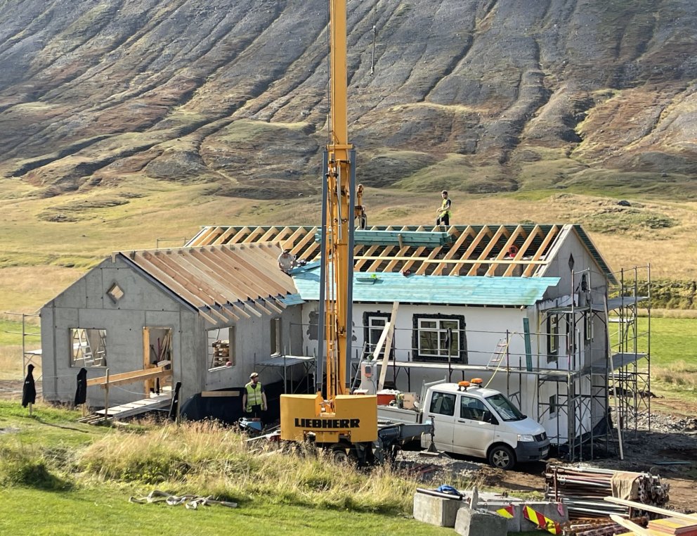 Renovations at Klængshóll Lodge